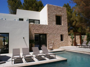 Charming villa with sea views